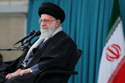 رهبر انقلاب: همه باید در انتخابات شرکت کنند/انتخابات رکن اصلی نظام جمهوری اسلامی است