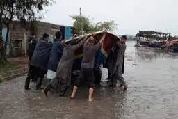 همه دستگاه‌ها و ارگانها برای کمک به مناطق سیل زده مشارکت کنند