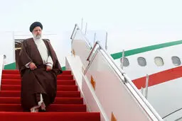 رئیس جمهور با استقبال نخست وزیر سریلانکا وارد این کشور شد