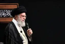 رهبر انقلاب:مقابله با یزیدیان همیشه سلاح دست گرفتن نیست