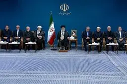 رهبر انقلاب: کلید مشکلات اقتصادی کشور در تولید است