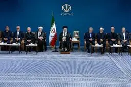 رهبر انقلاب: کلید مشکلات اقتصادی کشور در تولید است