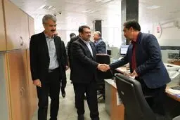 در سفر دکترنجارزاده به استان اصفهان تاکید شد: گام بلند بانک ملی ایران در حمایت از اشتغال، تولید و توسعه زیرساخت‌ها