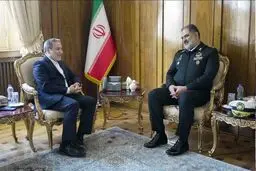 دیدار فرمانده نیروی دریایی با عراقچی + عکس