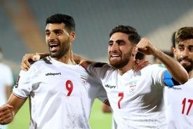 پرواز ۱۹ ساعته چهار بازیکن تیم ملی برای بازی ایران و کره‌شمالی