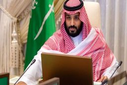 بلومبرگ: بن سلمان به دنبال تقویت روابط با ایران و واشنگتن است