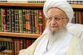 آیت الله مکارم شیرازی: مساله حجاب سیاسی شده و از طریق فشار و سخت گیری قابل حل نیست