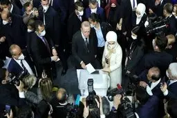 اردوغان در ریاست «عدالت و توسعه» ابقا شد