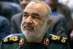 فرمانده کل سپاه: هیچ قدرتی در عالم قدرت غلبه بر سپاه را ندارد