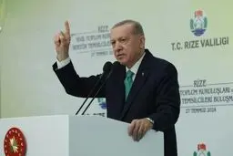 اردوغان کردها را تهدید کرد: باید سلاحشان را زمین بگذارند یا اینکه با سلاحشان در سوریه دفن شوند.