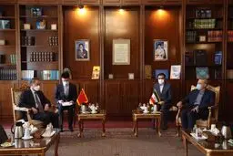 سند همکاری ۲۵ ساله ایران و چین نهایی شد/ لاریجانی: جمهوری اسلامی ایران مستقلا در مورد روابطش با کشورها تصمیم می‌گیرد
