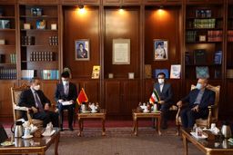 سند همکاری ۲۵ ساله ایران و چین نهایی شد/ لاریجانی: جمهوری اسلامی ایران مستقلا در مورد روابطش با کشورها تصمیم می‌گیرد