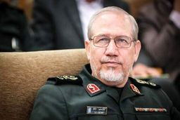 سرلشکر صفوی: نباید اجازه دهیم که دسیسه‌های دشمن ما را غافلگیرمان کند