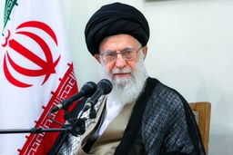 رهبر انقلاب: ملّت ایران جرات دارد که بگوید مرگ بر آمریکا