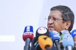 استیضاح وزیر اقتصاد به جریان افتاد