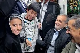 واکنش عباس عبدی به مترو سوار شدن پزشکیان در ۲۲ بهمن