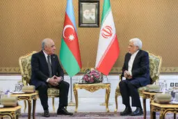 عارف در دیدار با نخست‌وزیر آذربایجان بر گسترش روابط دوستانه دو کشور تاکید کرد