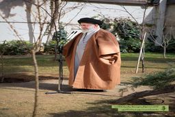 رهبر انقلاب در لحظه کاشت نهال در روز درختکاری + عکس
