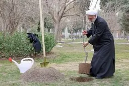 تاکید رئیس قوه قضائیه بر حفاظت از محیط زیست در روز درختکاری