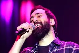 حکم شلاق مهدی یراحی اجرا و پرونده مختومه شد
