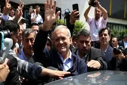 پزشکیان وارد پردیس شد