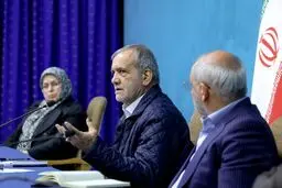 پزشکیان: هرکس در زمینه رفع ناترازی‌ها کمک کند دستش را می‌بوسیم