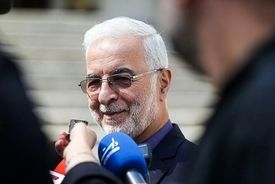 مومنی: تلاش می‌کنیم در حوزه وزارت کشور برای استمرار فعالیت‌های هنری کمک کنیم