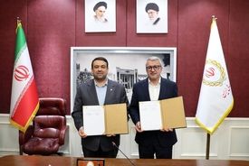 امضای تفاهم نامه همکاری بانک ملی ایران با شرکت ایران خودرو / نجارزاده: همکاری‌ دو بنگاه مالی و صنعتی با قدمت ،نقش بی‌بدیلی در توسعه‌ اقتصاد کشور دارد