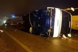 واژگونی یک اتوبوس مسافربری در زنجان