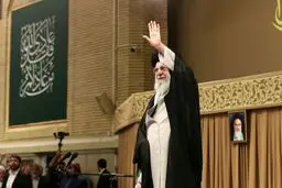 رهبر انقلاب: لازمه تحقق عزت روزافزون اسلامی، اتحاد و همت و بصیرت امت اسلامی است.