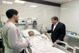 مشاور رهبر انقلاب به عیادت مجتبی رحماندوست رفت
