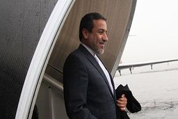 همراهان عراقچی در سفر به عمان چه کسانی هستند؟