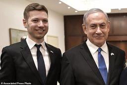 انتقاد تند پسر نتانیاهو از ماکرون