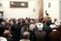 جمعی از فرماندهان نیروهای مسلح با رهبر انقلاب دیدار کردند