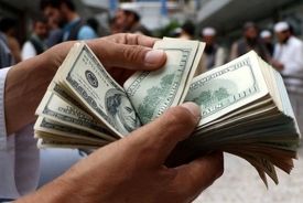 کاهش ۳۰ درصدی قیمت دلار/ قیمت دلار ۷۰ هزار تومان می‌شود؟