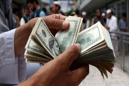 کاهش ۳۰ درصدی قیمت دلار/ قیمت دلار ۷۰ هزار تومان می‌شود؟