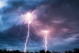 هواشناسی: پیش‌بینی بارش، رعدوبرق، گردوخاک و تگرگ