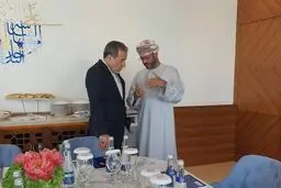 گفتگوی خصوصی عراقچی با همتای عمانی خود پیش از شروع مذاکرات
