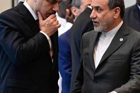 گفتگوی کوتاه عراقچی با وزیر خارجه ترکیه