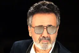معین خواندن سرود تیم ملی فوتبال را تکذیب کرد