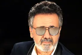 معین خواندن سرود تیم ملی فوتبال را تکذیب کرد