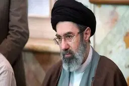 سومین رهبر انقلاب توسط مجلس خبرگان رهبری تعیین و معرفی شد