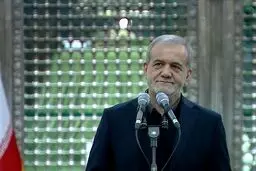 پزشکیان در سفر سرزده به قم حرم حضرت معصومه(س) را زیارت کرد