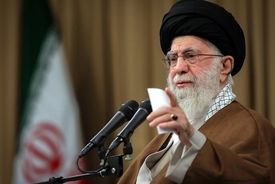 رهبر انقلاب: رژیم صهیونی در زیر ضربات جمهوری اسلامی تقریباً از پا درآمد و له شد