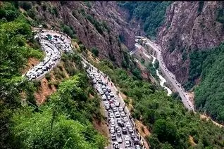 آخرین وضعیت جاده‌های کشور؛ مه‌گرفتگی در چالوس، هراز و فیروزکوه