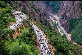 ترافیک سنگین جاده چالوس/ بارش برف و باران در اکثر استان‌های کشور 