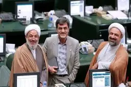 اعتماد: پشت‌پرده حمله دیروز تندروهای مجلس به دولت و روحانی و ظریف