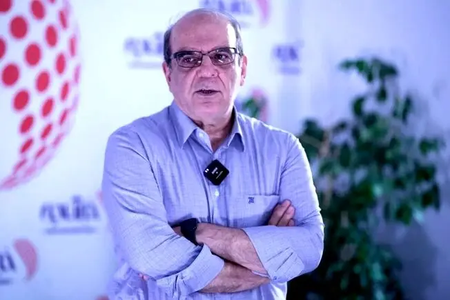 عباس عبدی: حتی اگر دشمن دنبال توافق نباشد ایران نباید میز مذاکره را رد کند