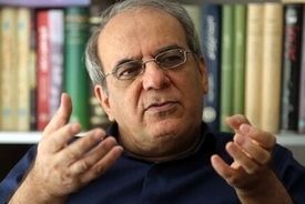 عباس عبدی خبر داد؛ جلسه سران قوا برای بررسی ماجرای پیامک‌های حجاب برای زنان در تهران و اصفهان