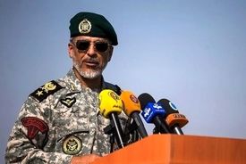 دریادار سیاری: باید تفکر و آموزش جدید داشته باشیم و تلاش کنیم تا نیروی انسانی مورد نیازمان را تأمین کنیم